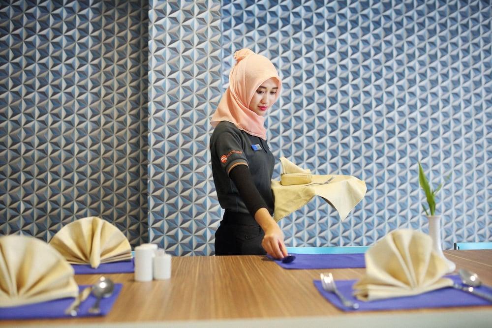 Horison Express Sentani Hotel Jayapura Luaran gambar